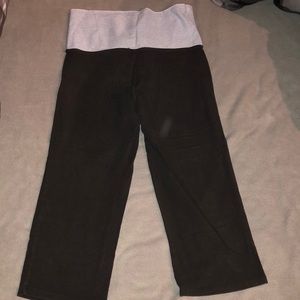 VS Pink Capri leggings size medium